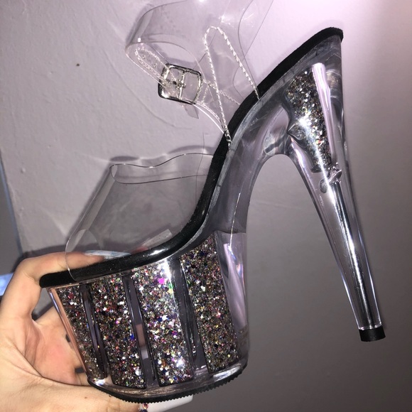 Heels - Picture 3 of 4